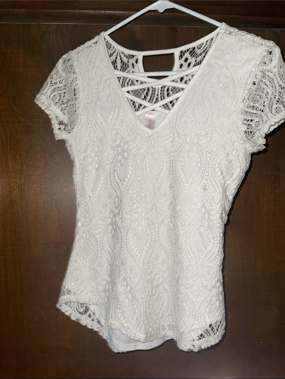 No Boundaries White Lace Short Sleeve V-Neck Top with Crisscross Back